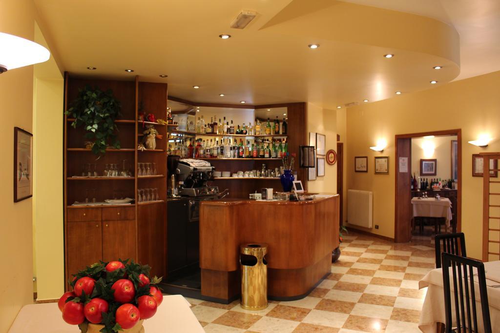 多托餐厅酒店 Varago 外观 照片